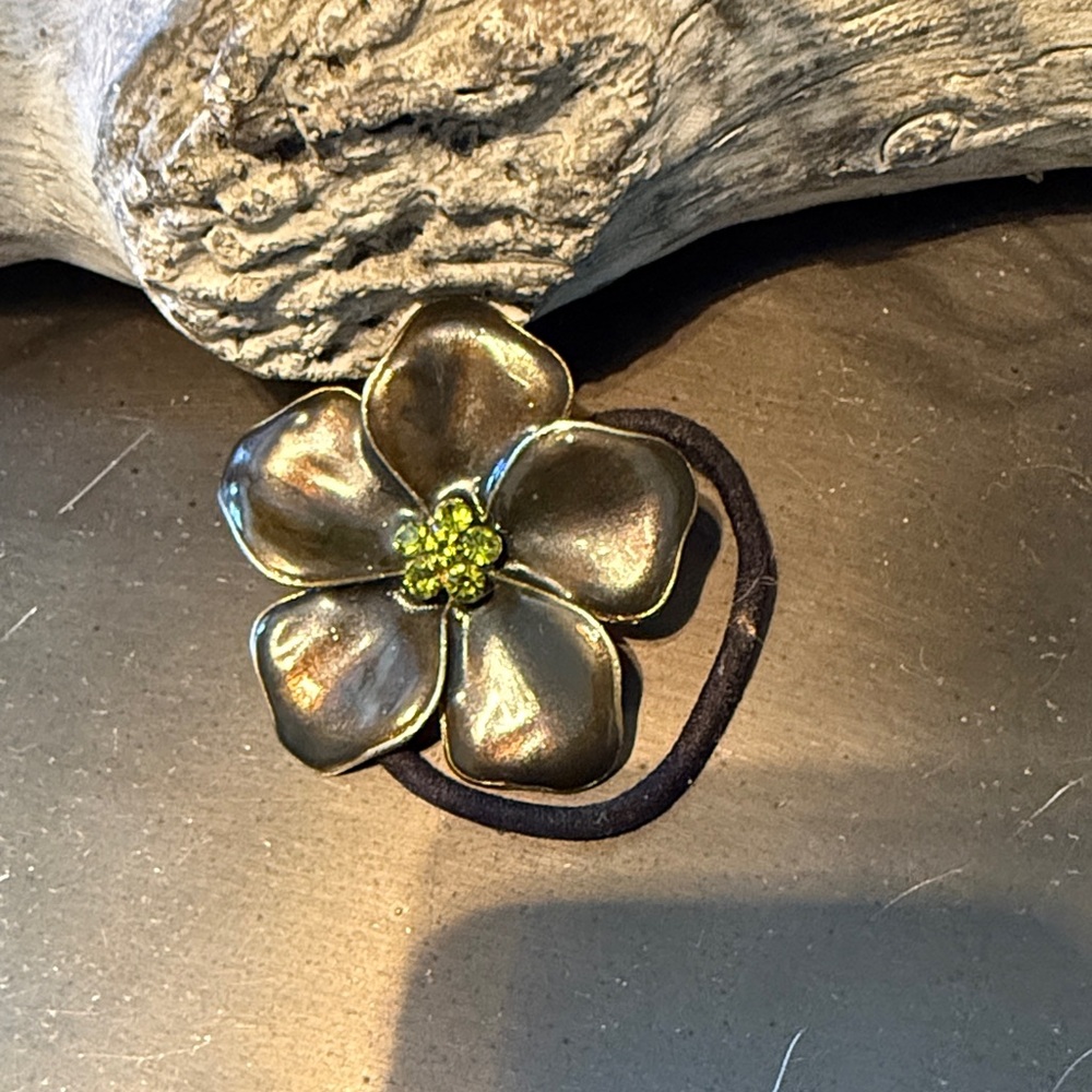 Gold Flower Hair Accessory